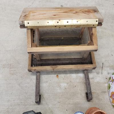 Flower Pots, Birdfeeders and More (G-KD)