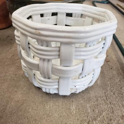 Flower Pots, Birdfeeders and More (G-KD)