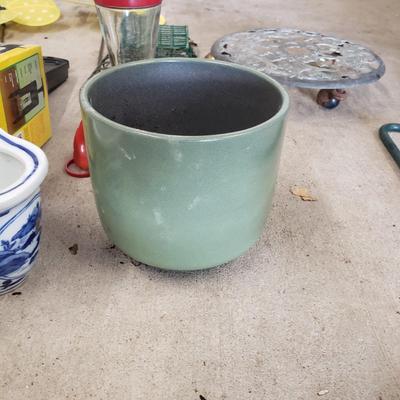 Flower Pots, Birdfeeders and More (G-KD)