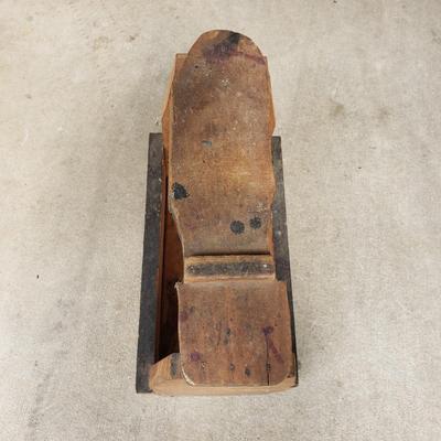 Wooden Chair and Cobblers Tools (G-KD)