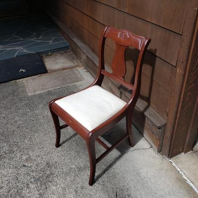 Wooden Chair and Cobblers Tools (G-KD)