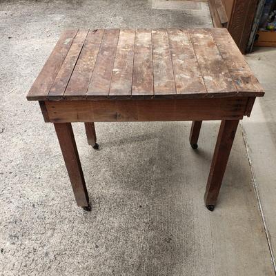 Rustic Wooden Rolling Table on Wheels (G-KD)