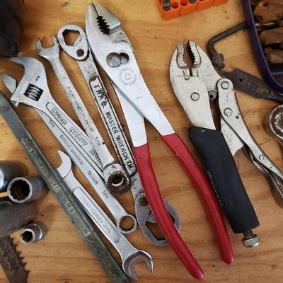 Assorted Hand Tools (G-KD)