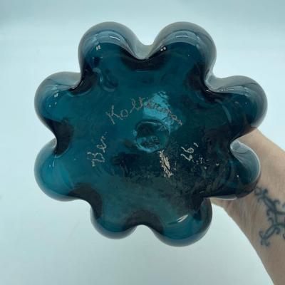 Blue swing vase