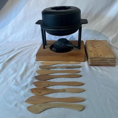 Boda Cast Iron Fondue Pot With Stand (K-MG)
