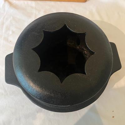 Boda Cast Iron Fondue Pot With Stand (K-MG)