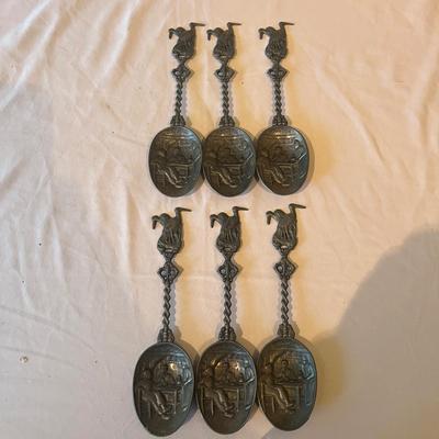 Dutch Pewter Spoons With Wooden Wall Mount Holder (K-MG)