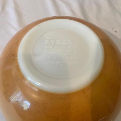 Six Vintage Pyrex Bowls (K-MG)