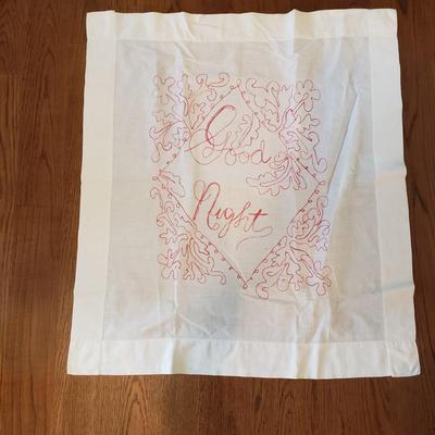 Large Lot of Tablecloths, Linen Napkins and More (D-KD)