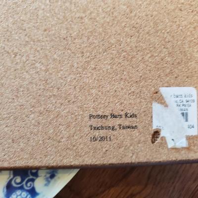 Large Lot of Tablecloths, Linen Napkins and More (D-KD)