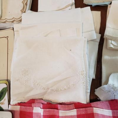 Large Lot of Tablecloths, Linen Napkins and More (D-KD)