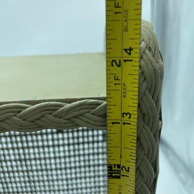 Adorable wicker shelf