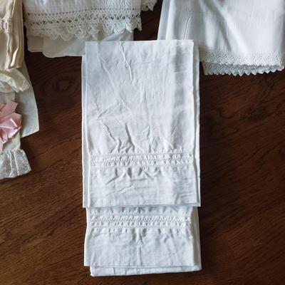 Vintage Bedspreads and Pillowcases (D-KD)