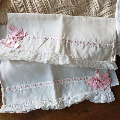 Vintage Bedspreads and Pillowcases (D-KD)