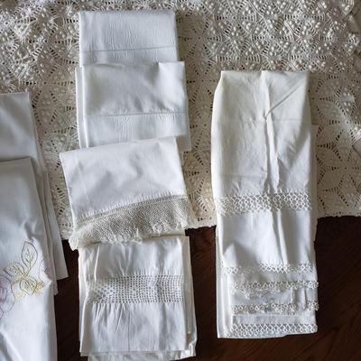 Vintage Bedspreads and Pillowcases (D-KD)
