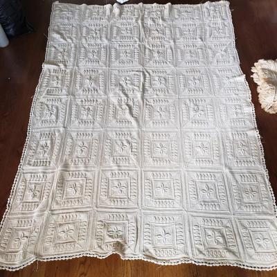 Vintage Bedspreads and Pillowcases (D-KD)