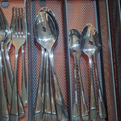Set of Cambridge stainless steel flatware in adjustable tray p