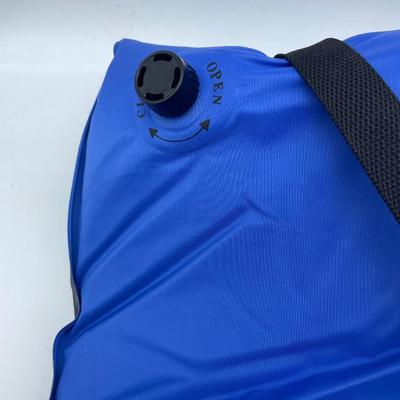 Blanket with carry straps