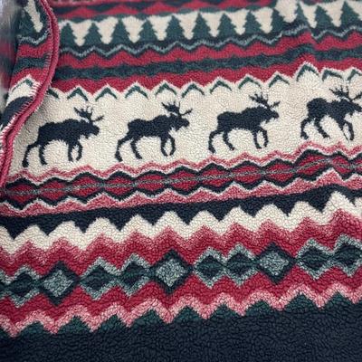 Lightweight adorable throw blanket