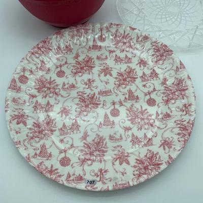 Plastic serving dishes