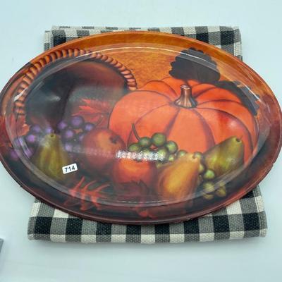 Tablerunner and tray