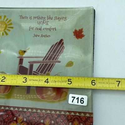 Tray and picture