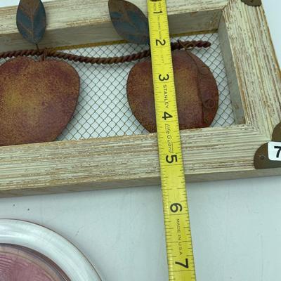 Apple wall hanging
