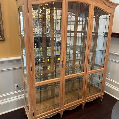 Beautiful China Cabinet (See Description)