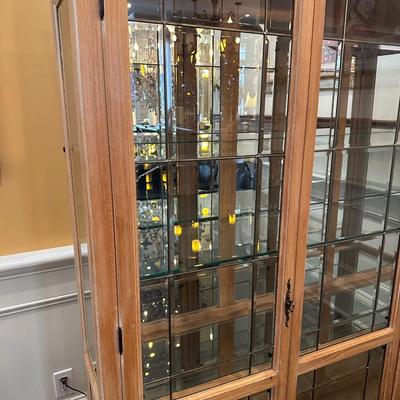 Beautiful China Cabinet (See Description)