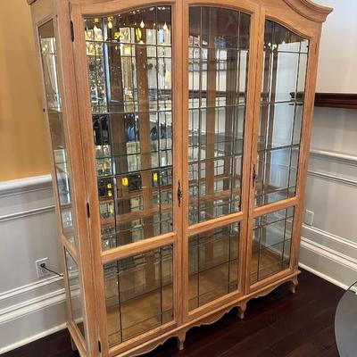 Beautiful China Cabinet (See Description)