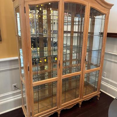 Beautiful China Cabinet (See Description)
