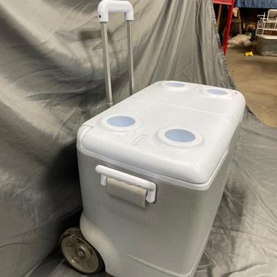 Rubbermaid cooler
