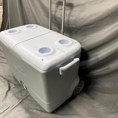 Rubbermaid cooler