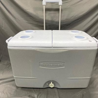 Rubbermaid cooler