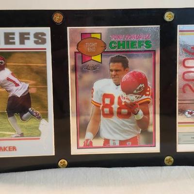 Kansas City Chiefs 3 card plaque 2004, and 3 Patch Cards