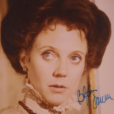 Blythe Danner signed photo