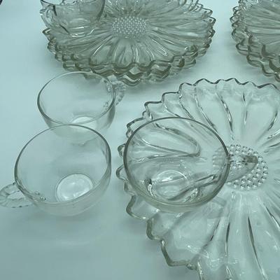 Hazel Atlas Sunflower plates & cups