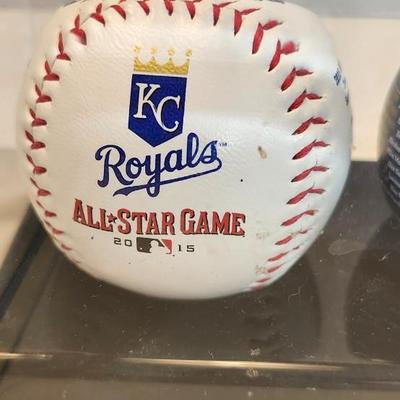 Nikco Sports Limited Edition KC Royals Two Baseball set 2015 2302/5000