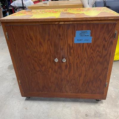 Storage cabinet on wheels