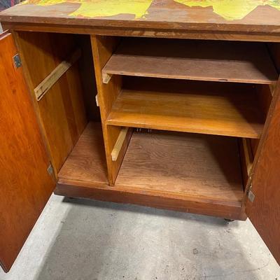 Storage cabinet on wheels