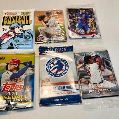 Miscellaneous sports memorabilia cards, some unopen packages
