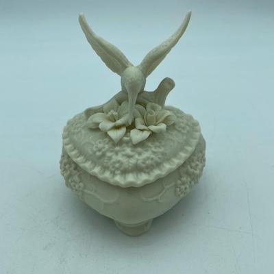 Hummingbird trinket box