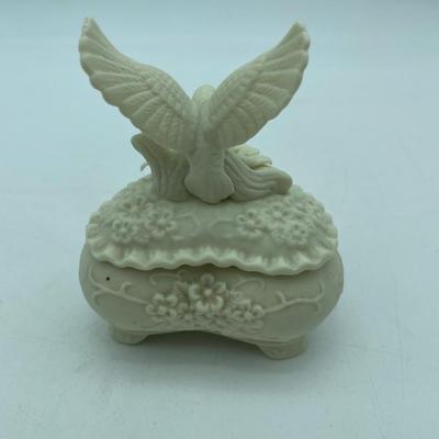 Hummingbird trinket box