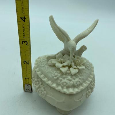 Hummingbird trinket box