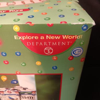 DEPARTMENT 56 M&M'S "HOLIDAY TOYS' LIGHTED HOUSE AND CANDY DISH
