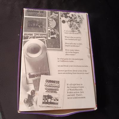 GUINNESS GAME OF WORLD RECORDS 1975