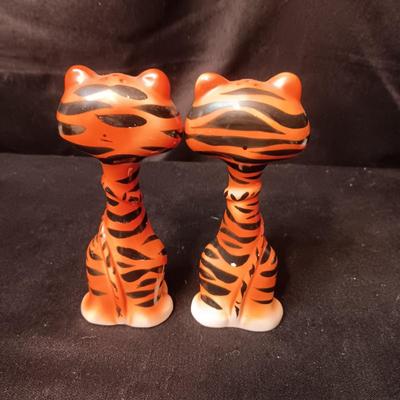 2 SETS OF SALT & PEPPER SHAKERS (3)