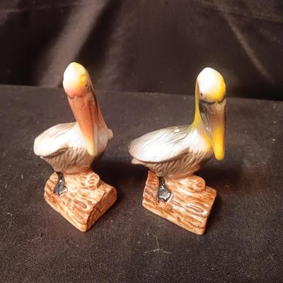3 SETS OF SALT & PEPPER SHAKERS (1)