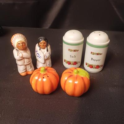 3 SETS OF SALT & PEPPER SHAKERS (2)