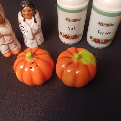 3 SETS OF SALT & PEPPER SHAKERS (2)